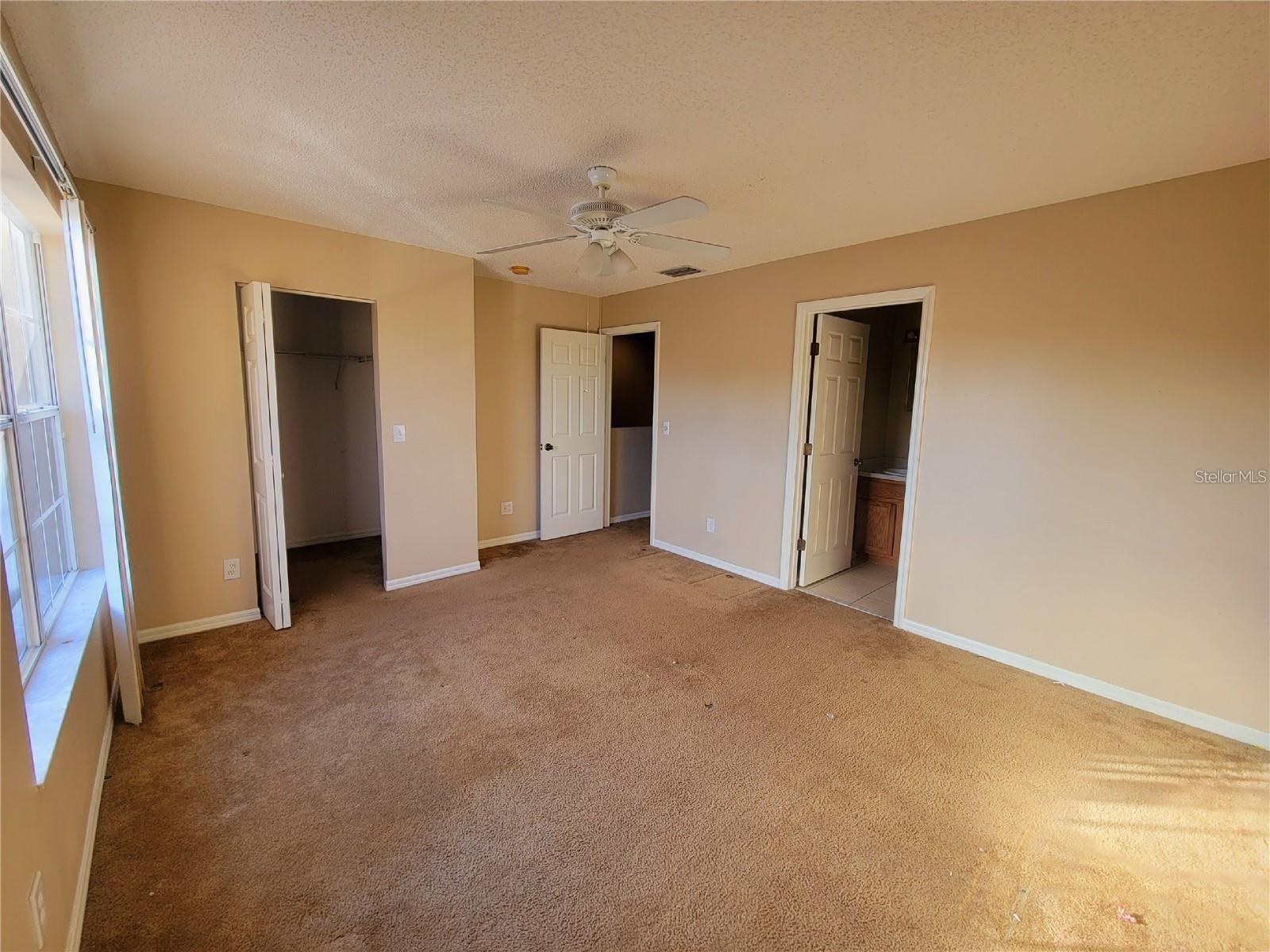 EDGEWATER AT GRAND OAKS PH 01 - Residential Lease