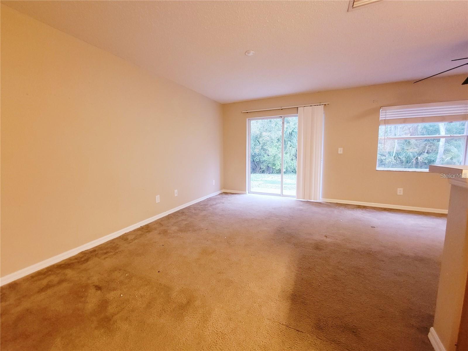 EDGEWATER AT GRAND OAKS PH 01 - Residential Lease