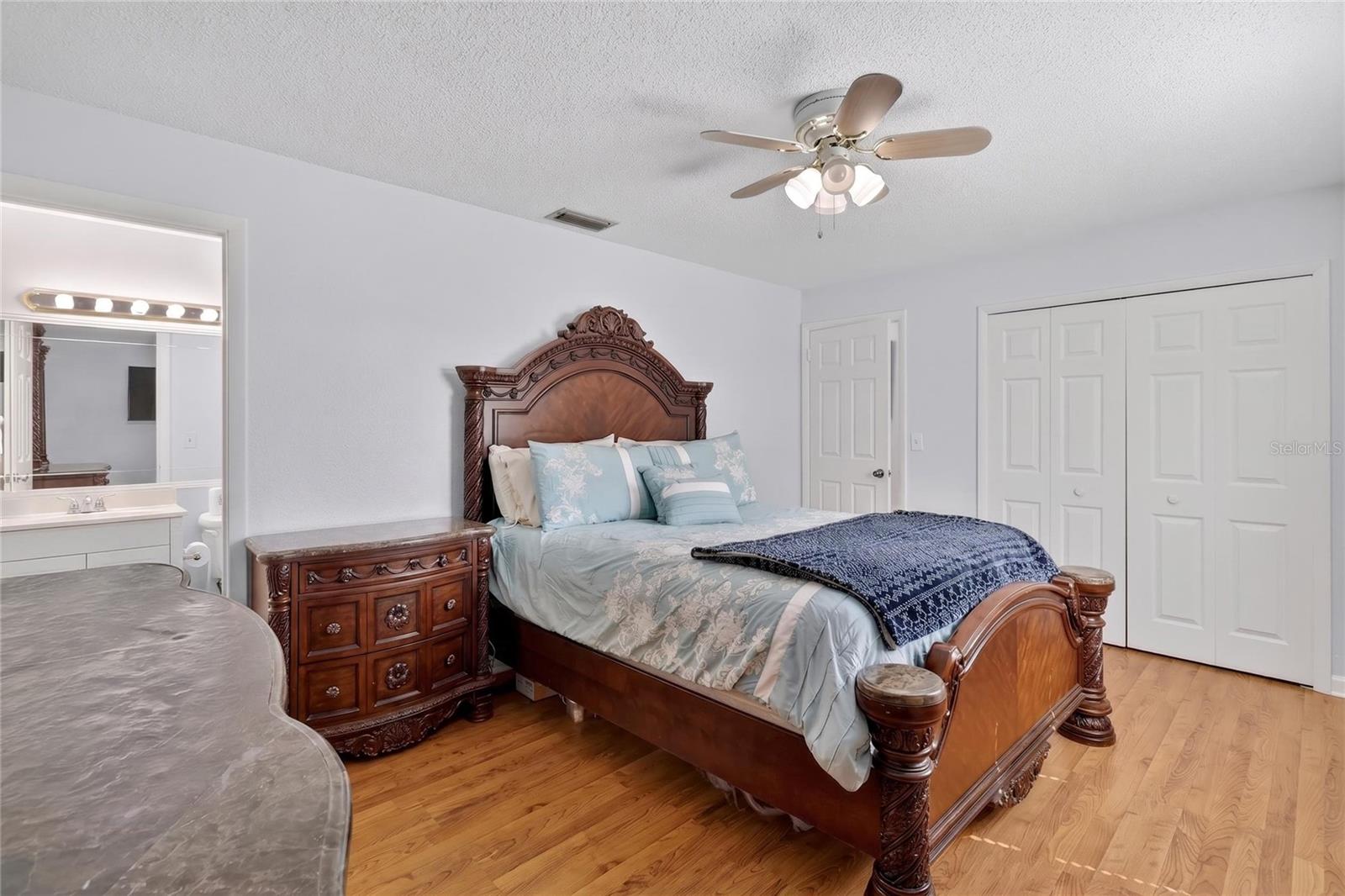 AVON VILLA - Residential