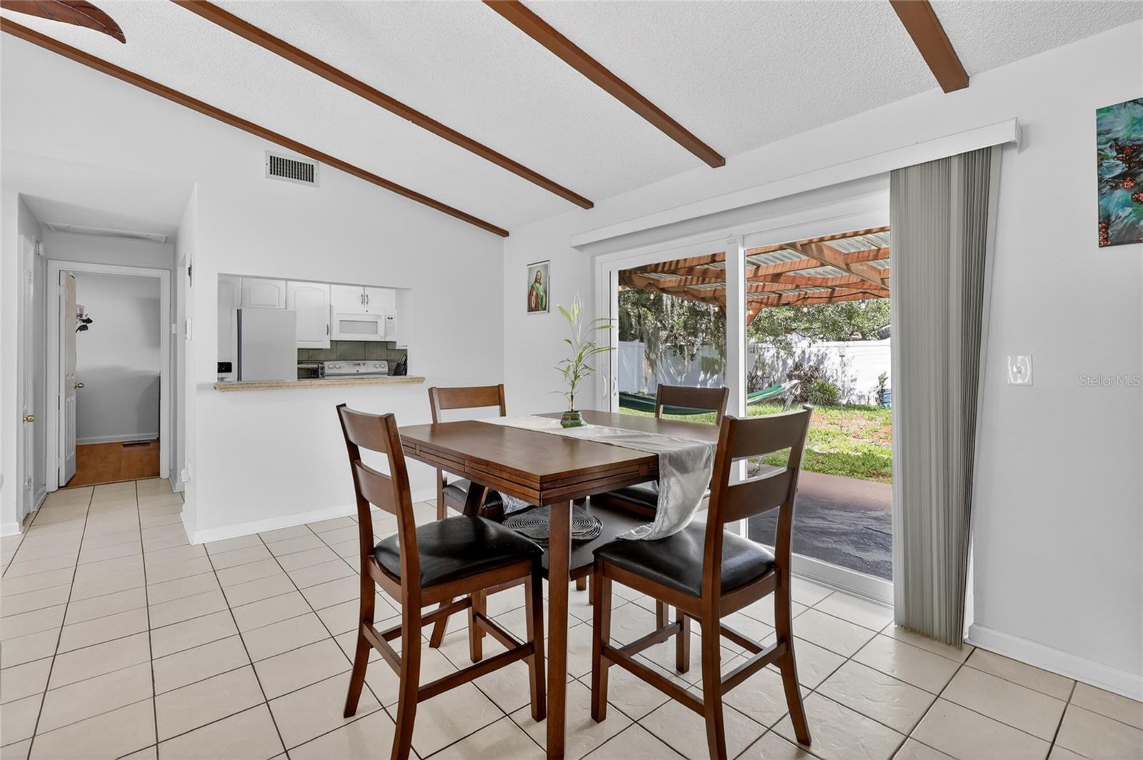 AVON VILLA - Residential