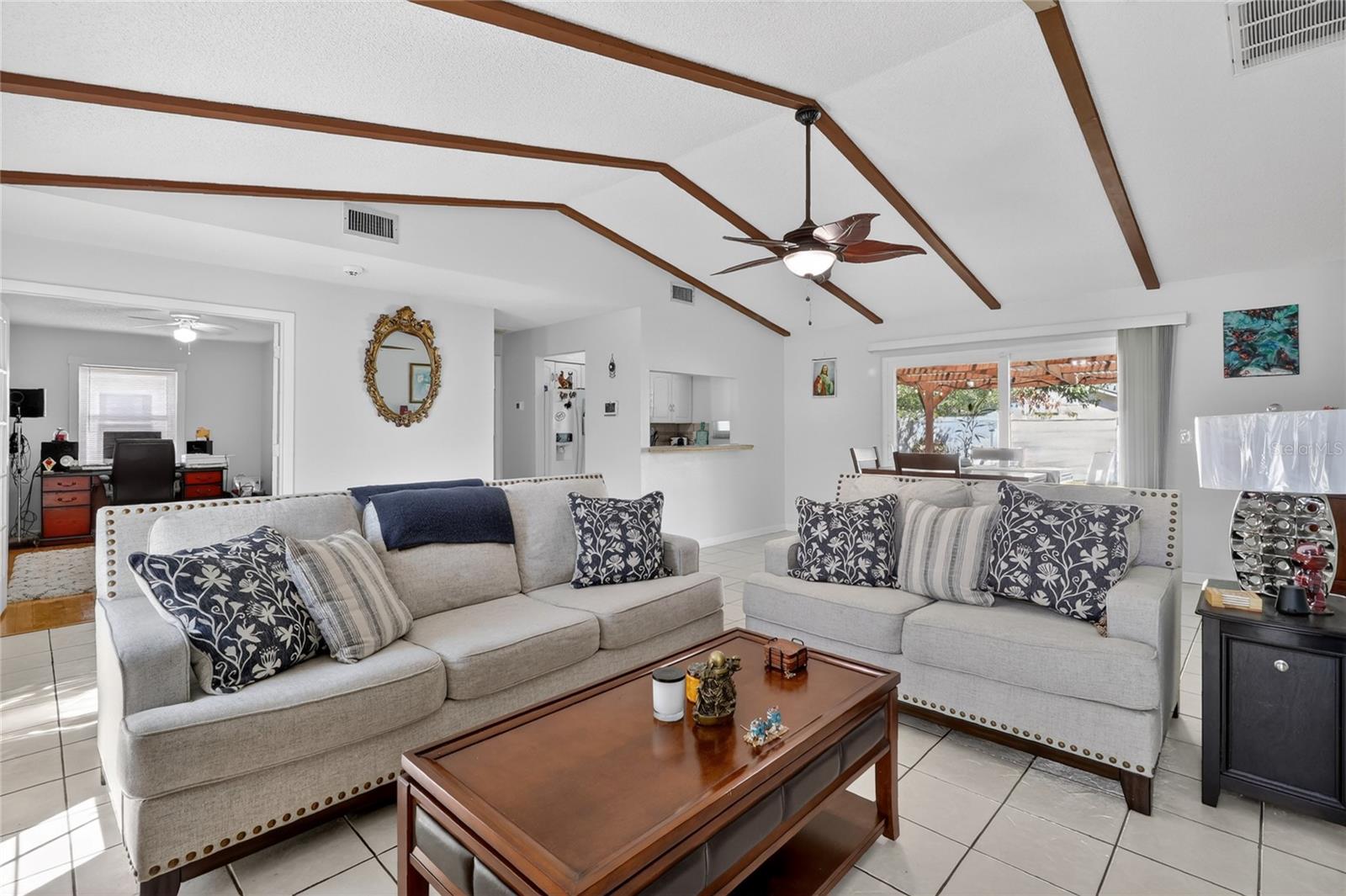 AVON VILLA - Residential