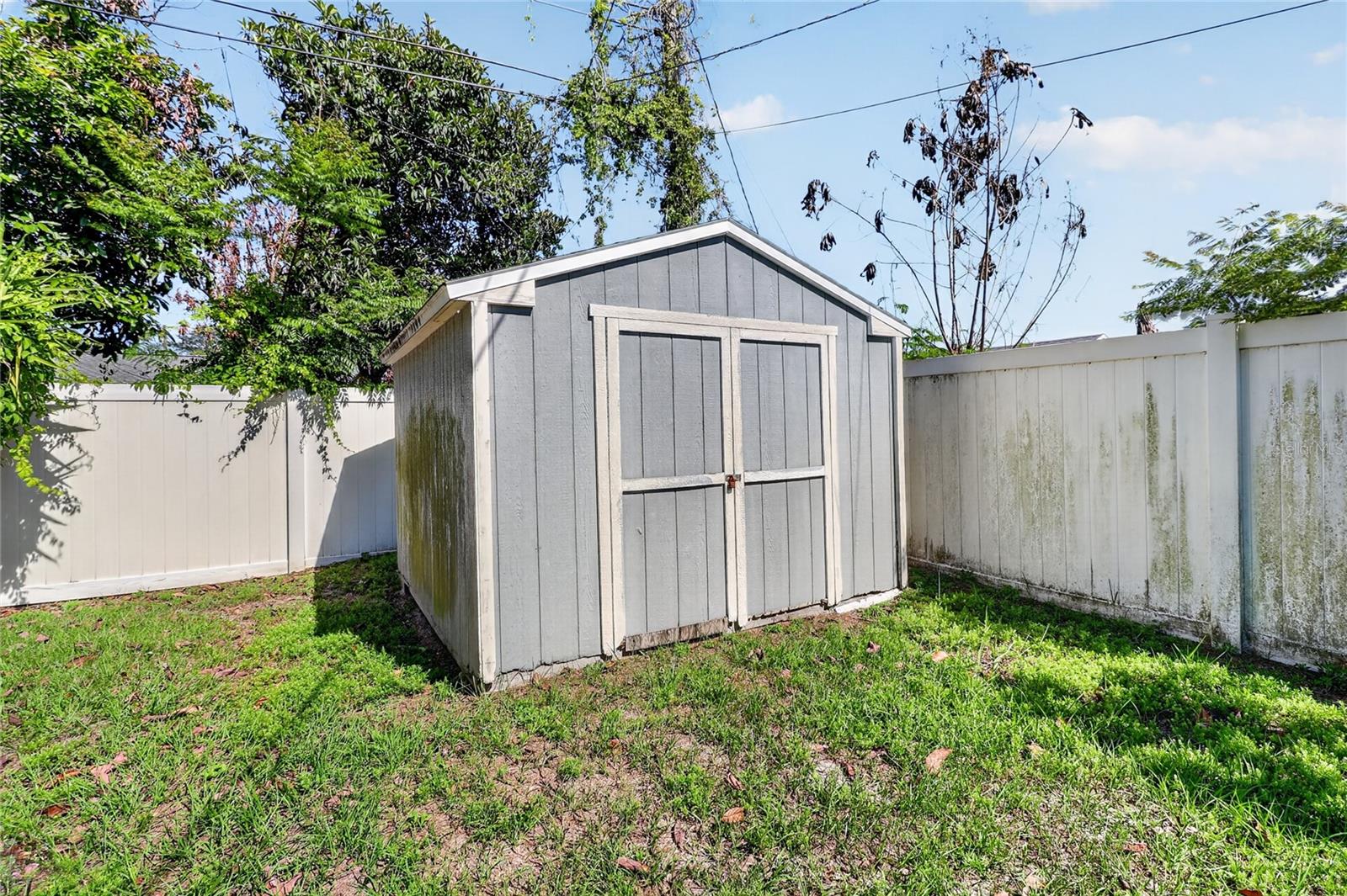 AVON VILLA - Residential