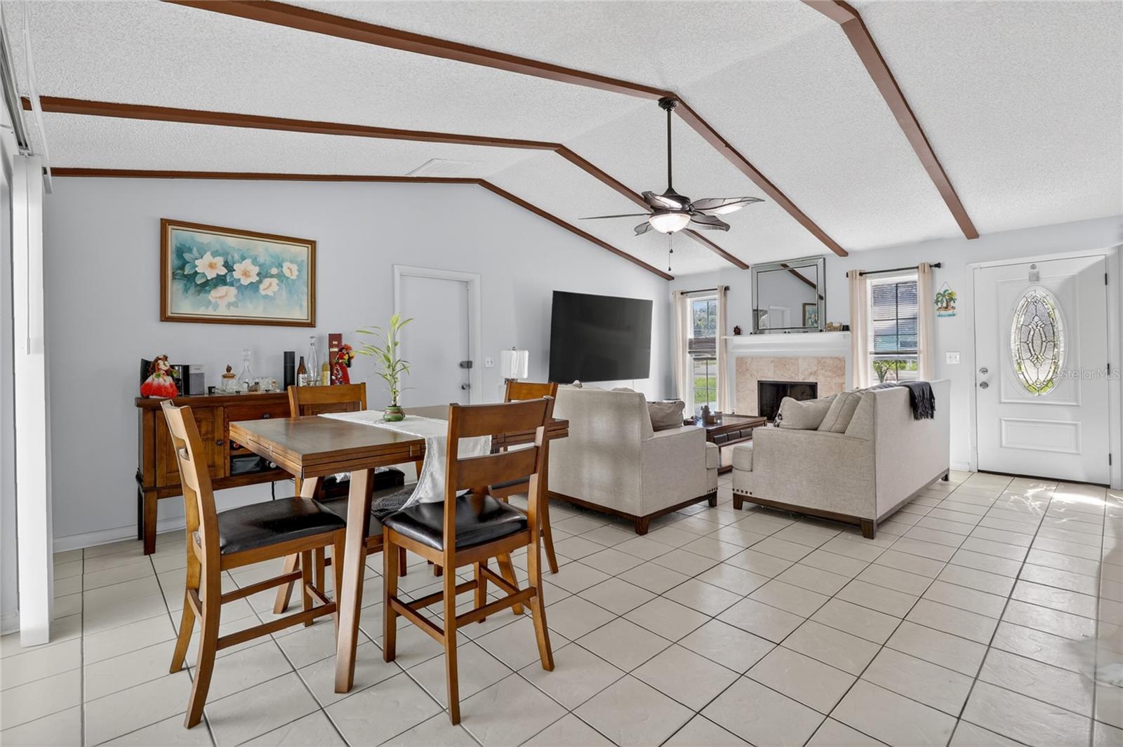 AVON VILLA - Residential