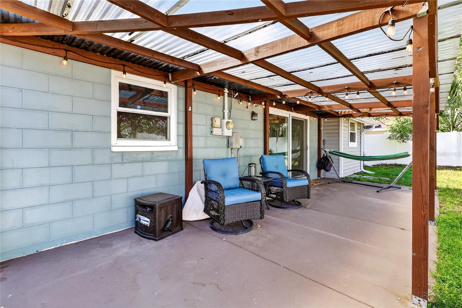 AVON VILLA - Residential