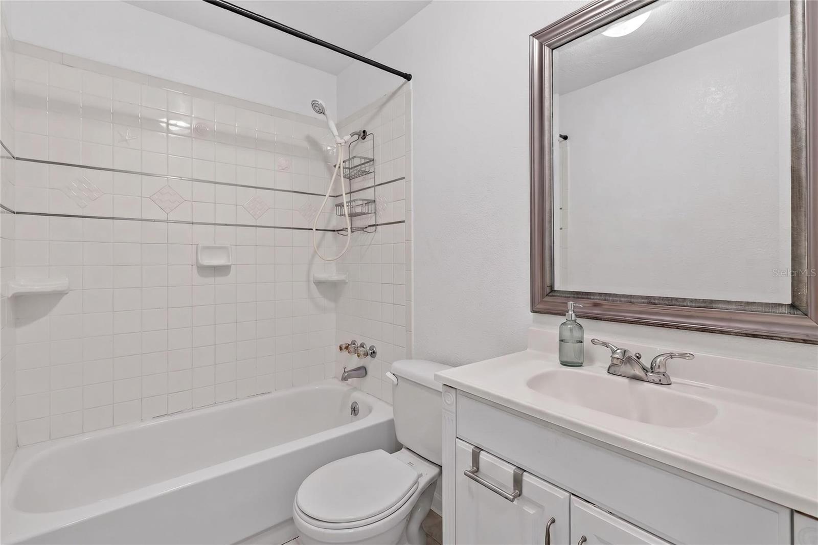 AVON VILLA - Residential