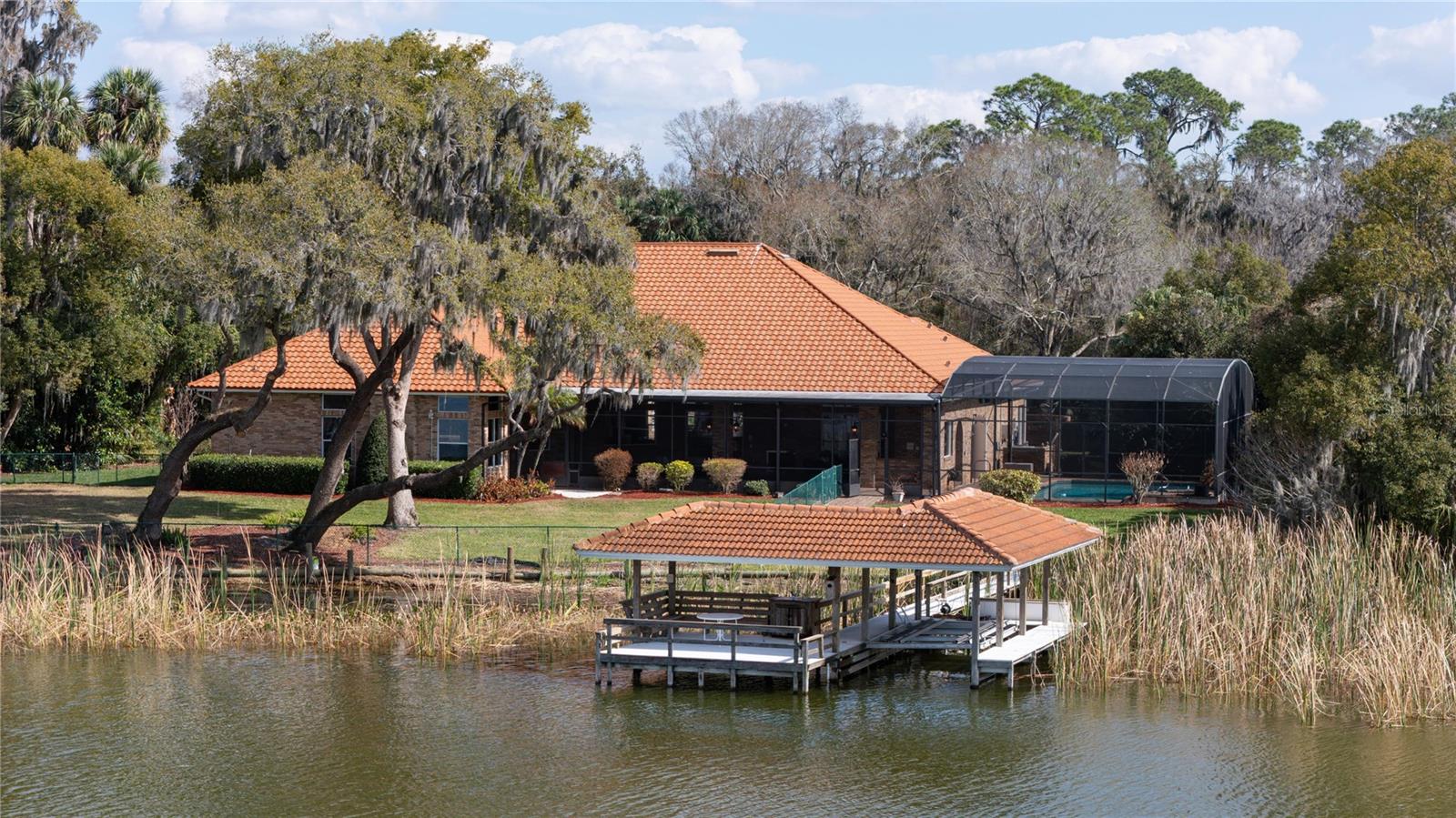 ELYSIUM CLUB - Residential