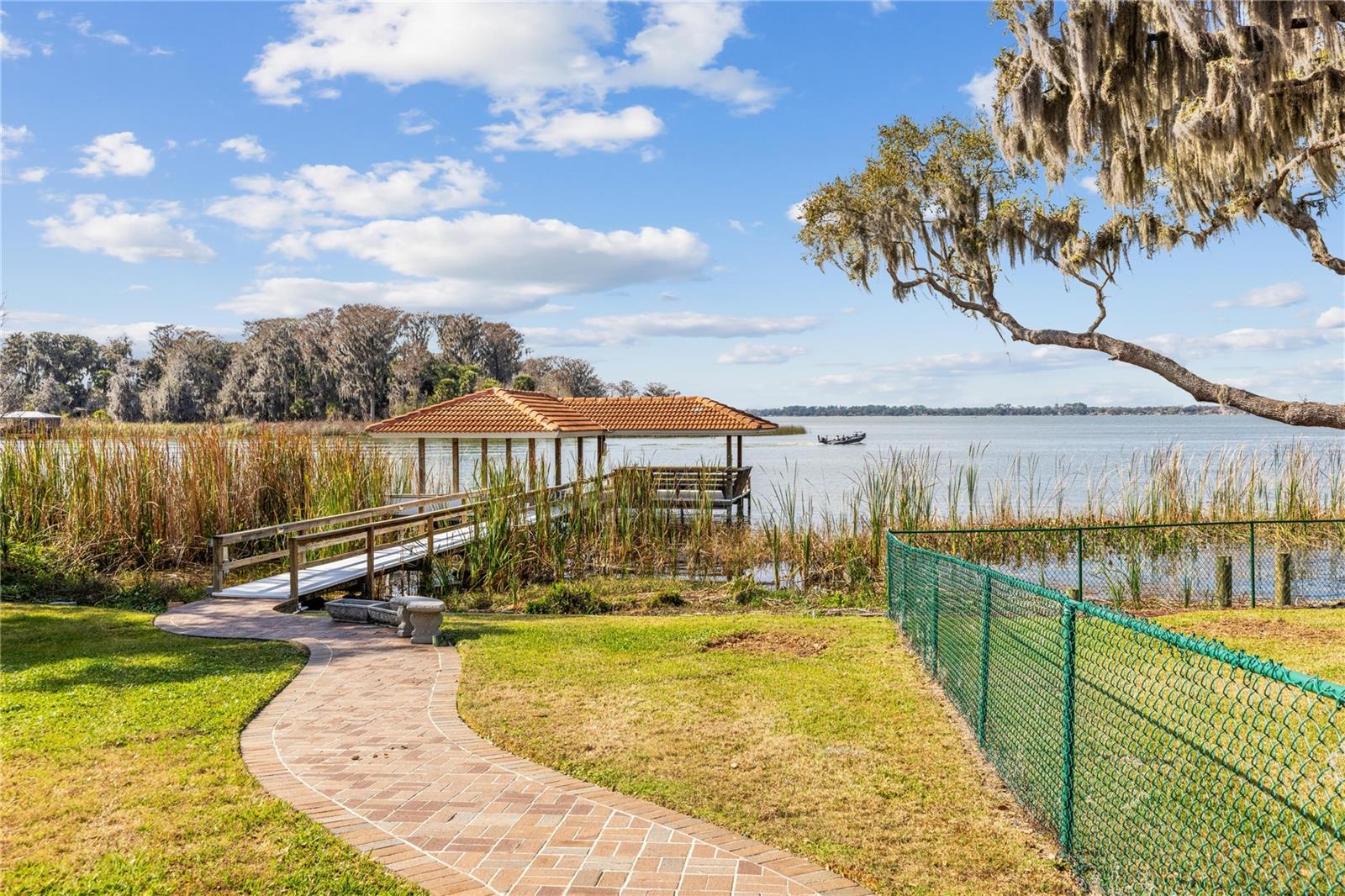 ELYSIUM CLUB - Residential