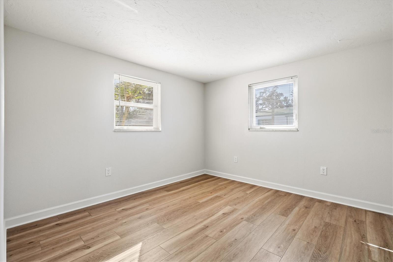 MOBILE CITY - Residential