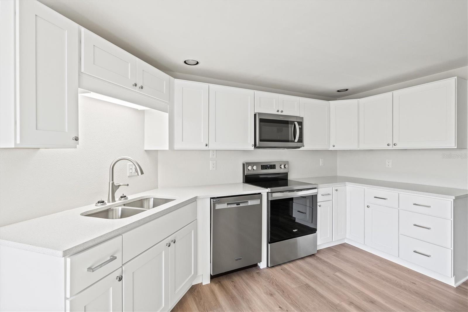 MOBILE CITY - Residential