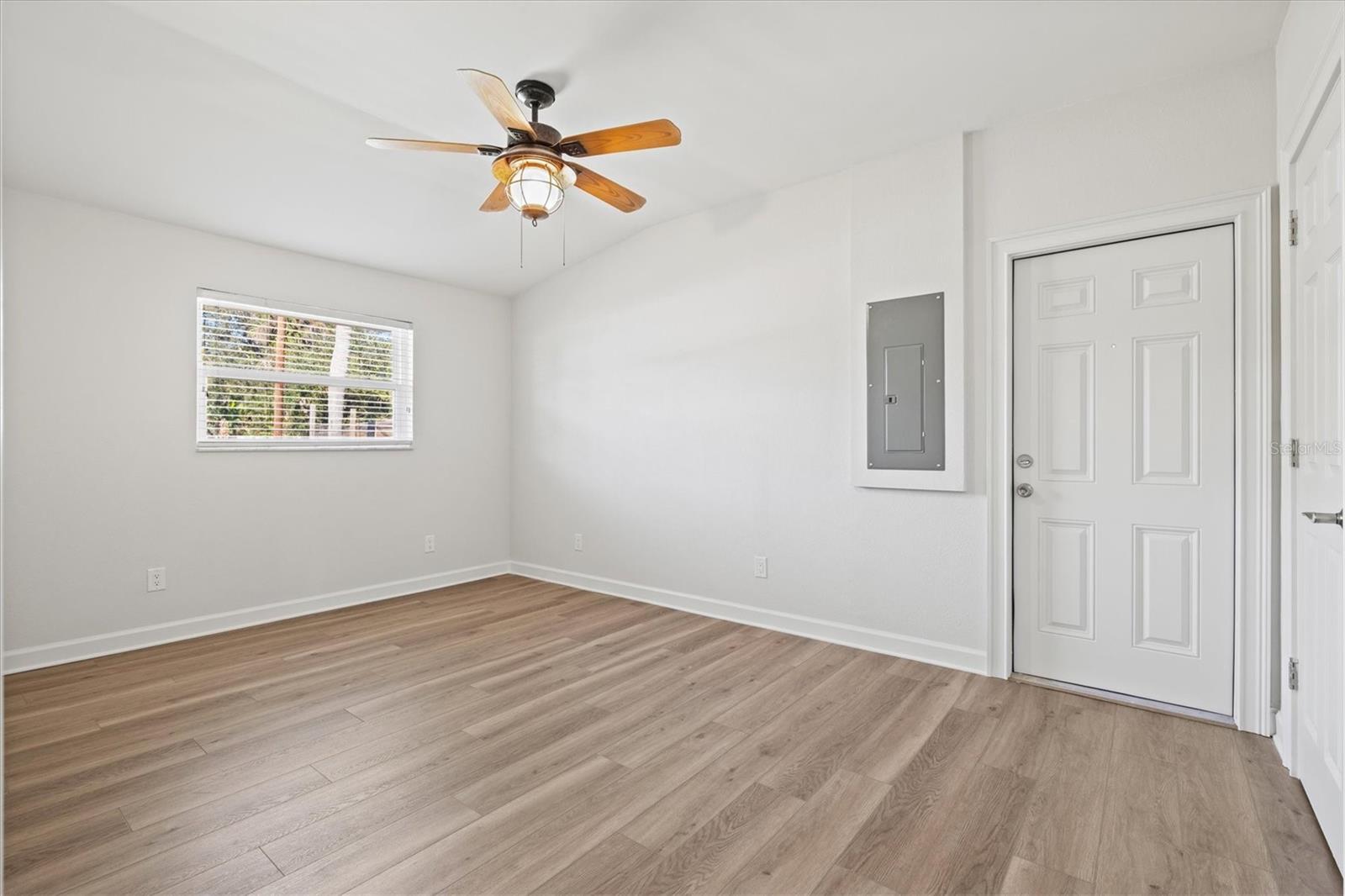 MOBILE CITY - Residential