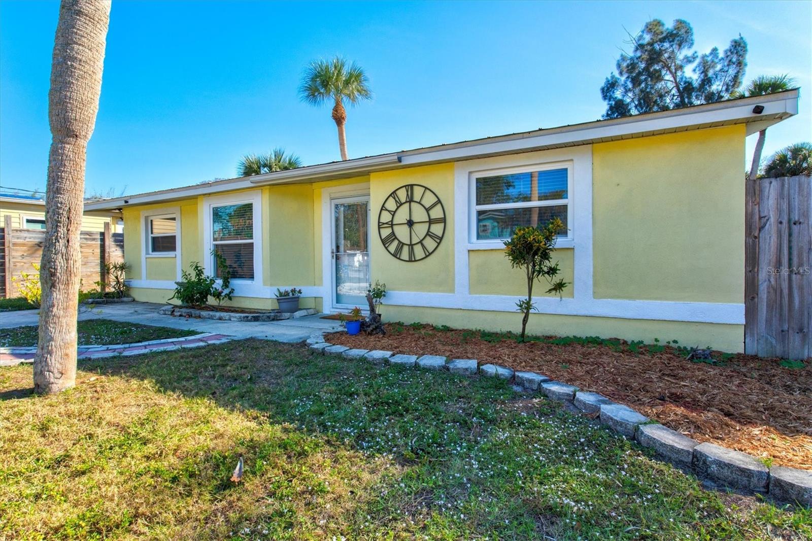 612 FRANCES STREET, NOKOMIS, FL, 34275 2 612 FRANCES STREET