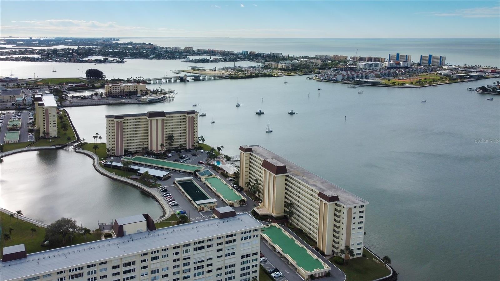 CONTINENTAL TOWERS CONDO - Residential