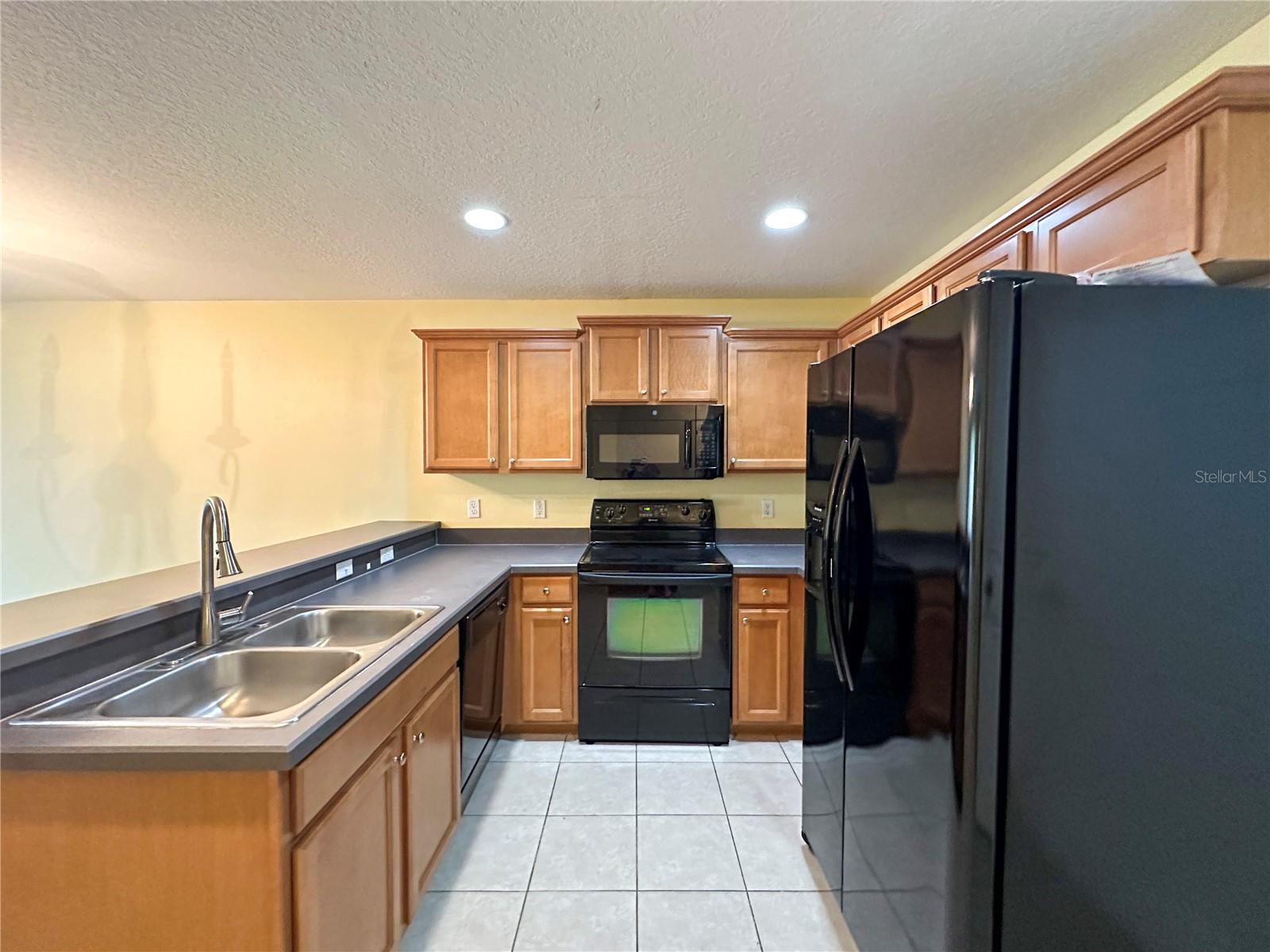 ASHFORD PARK TWNHMS REP ONE - Residential Lease