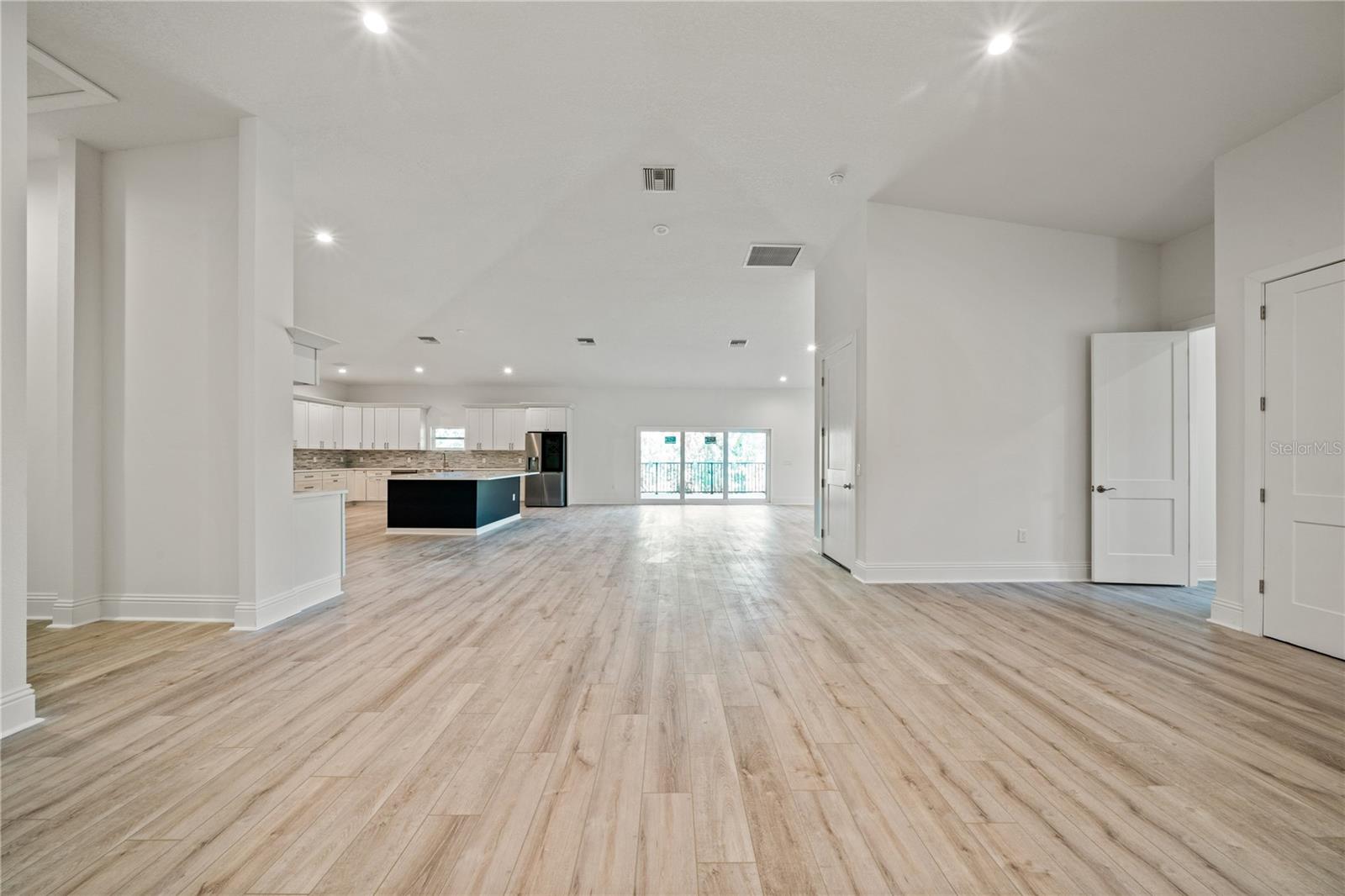RIVERSIDE II NORTH - Residential