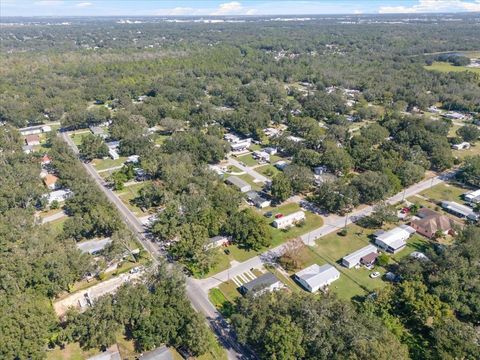 A home in WINTER HAVEN