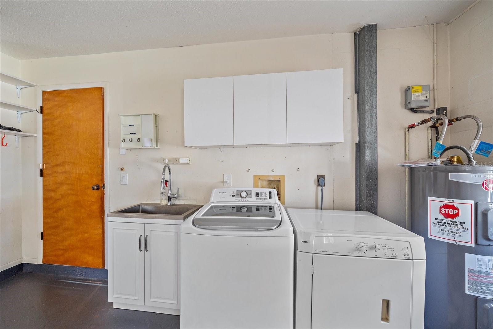 SOUTH VENICE - Residential