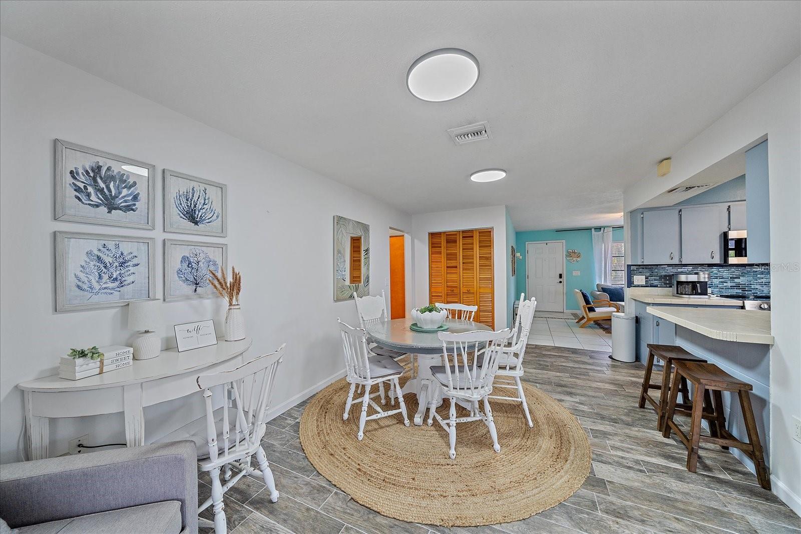 SOUTH VENICE - Residential