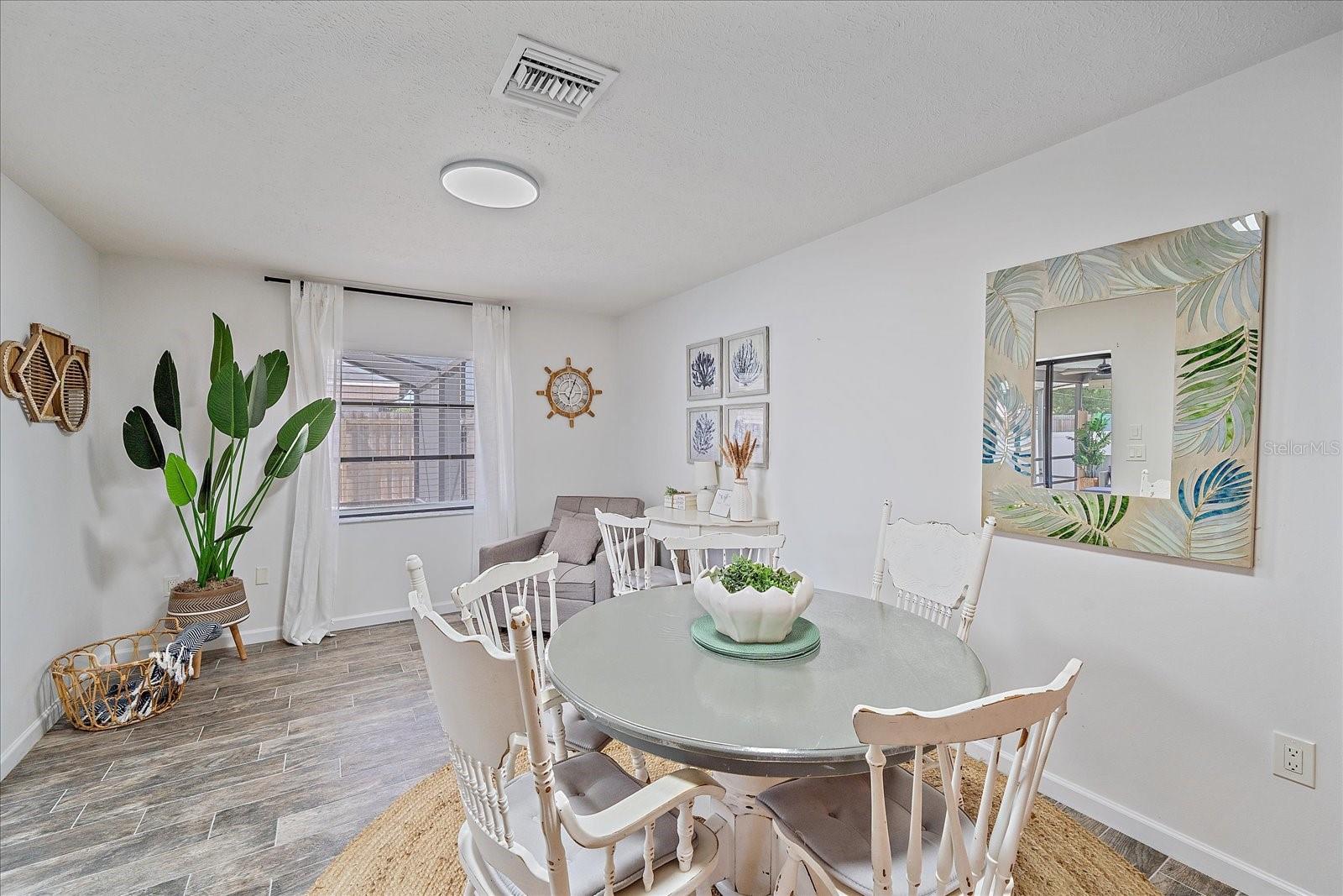 SOUTH VENICE - Residential