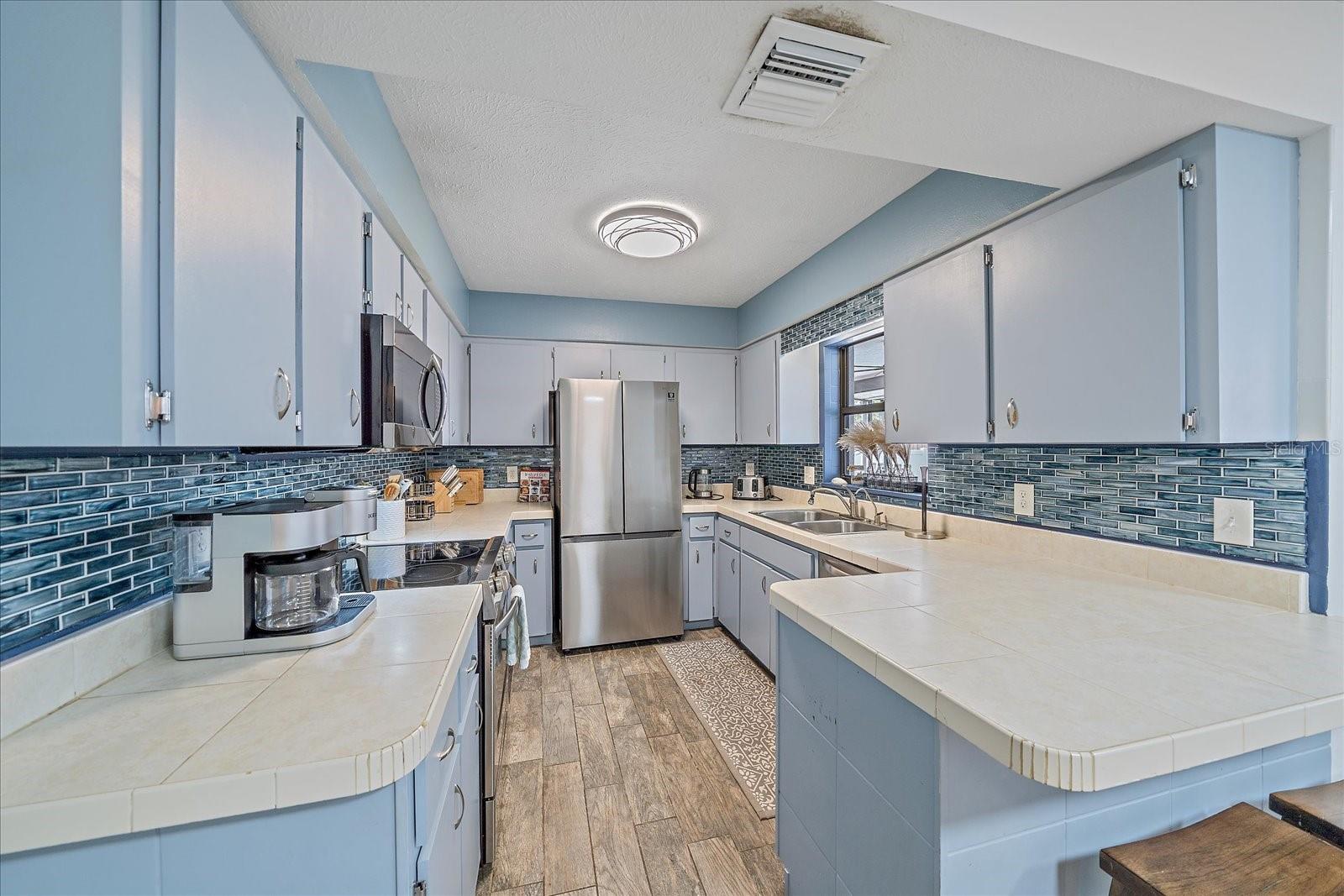 SOUTH VENICE - Residential