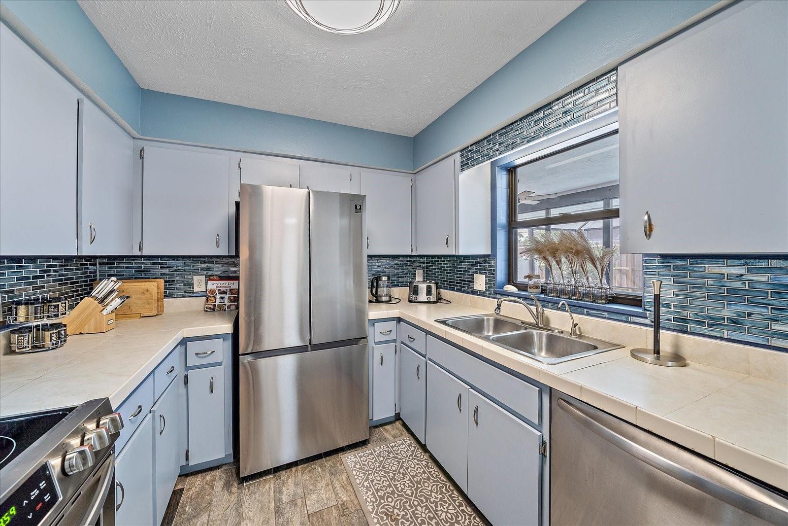 SOUTH VENICE - Residential