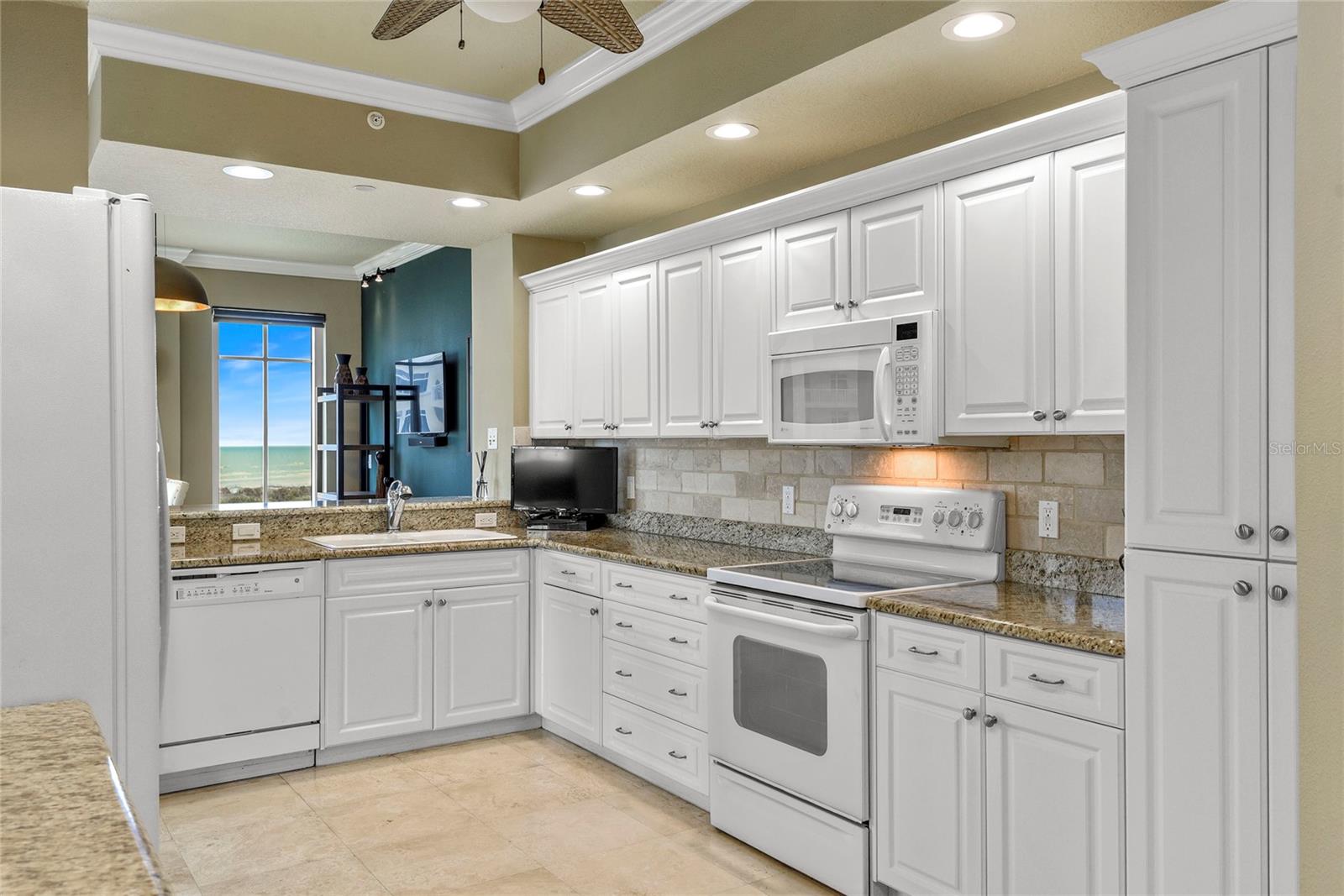 PALMS AT MINORCA PH 02 CONDO - Residential