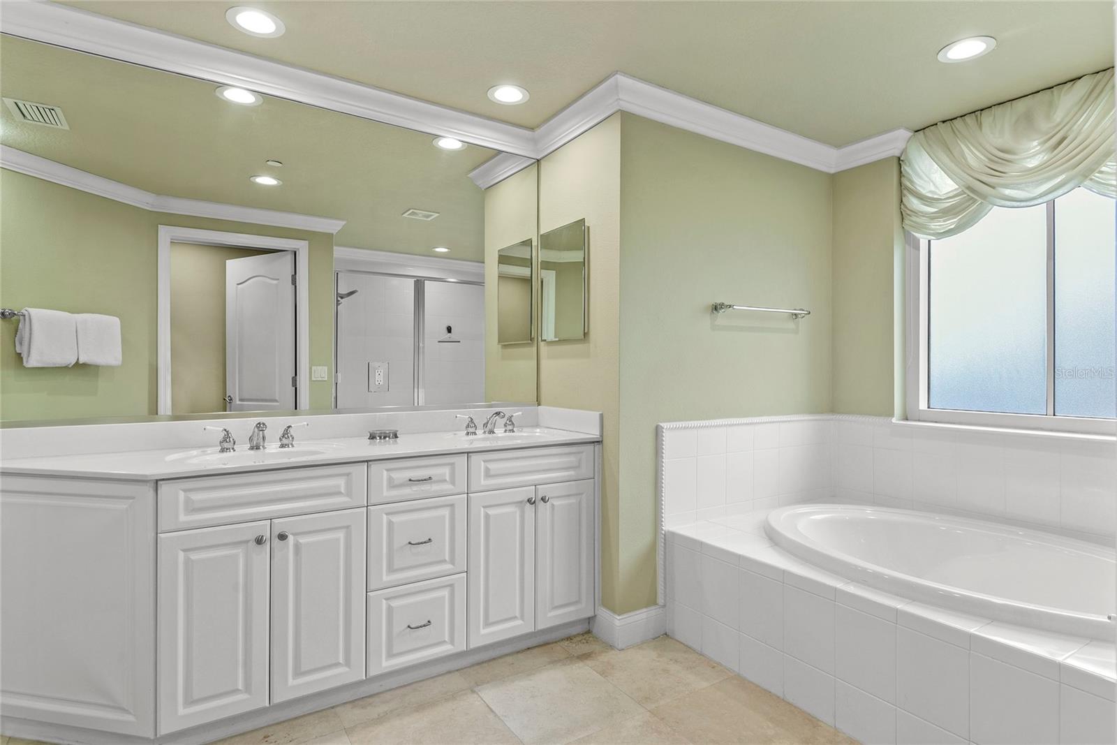 PALMS AT MINORCA PH 02 CONDO - Residential