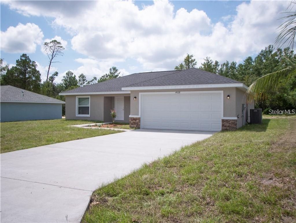 Photo of 17399 SW 25th Circle, Ocala, FL 34473 (MLS # OM722595)