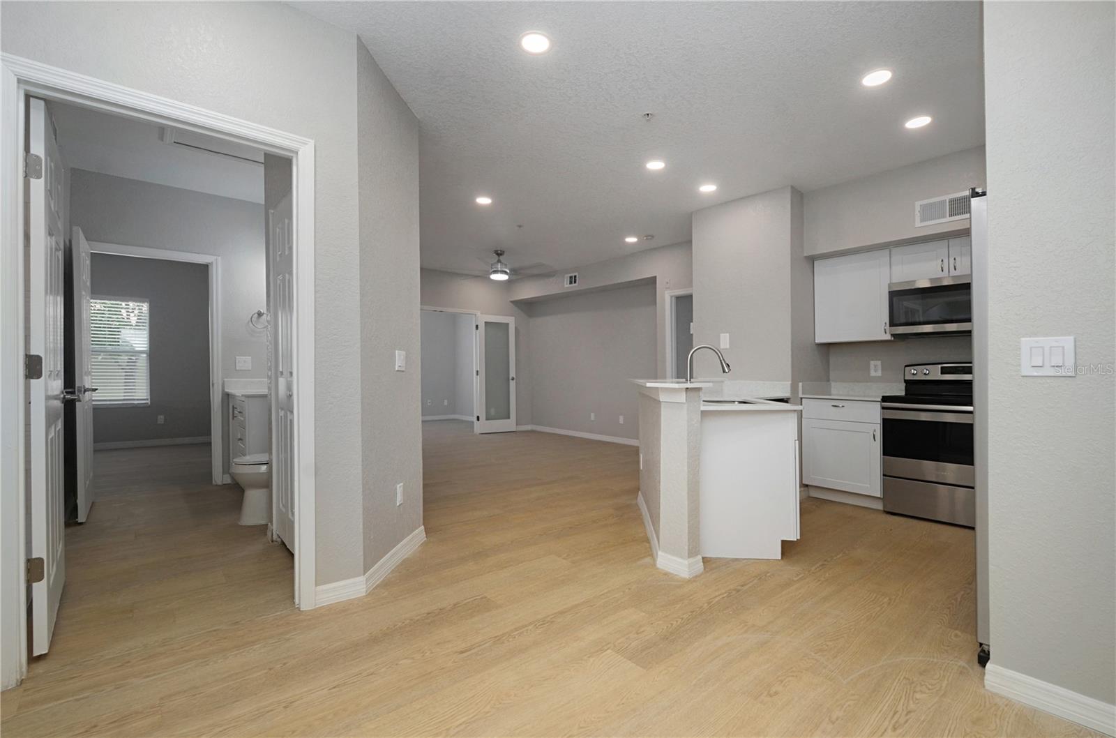 826 CAMARGO WAY 201
