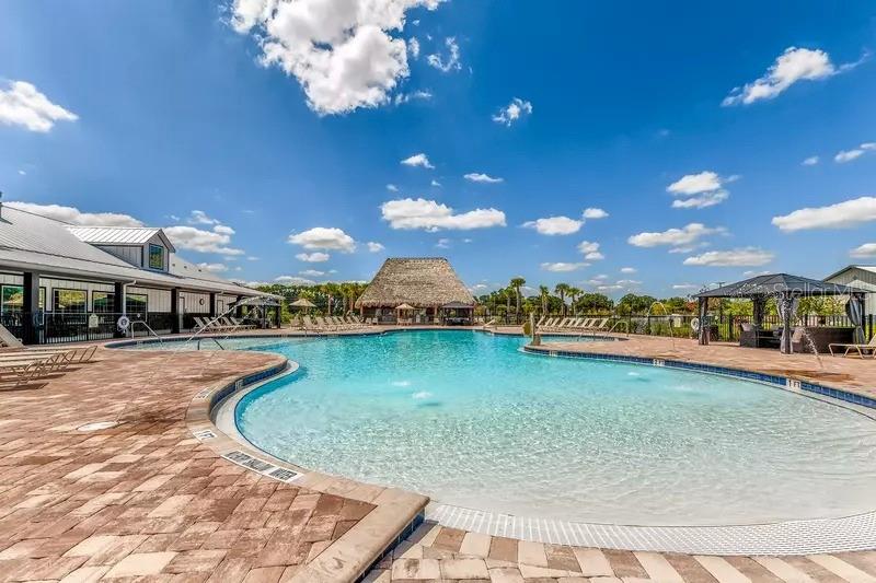 CHAMPION'S RUN LUXURY RV RESORT - Land