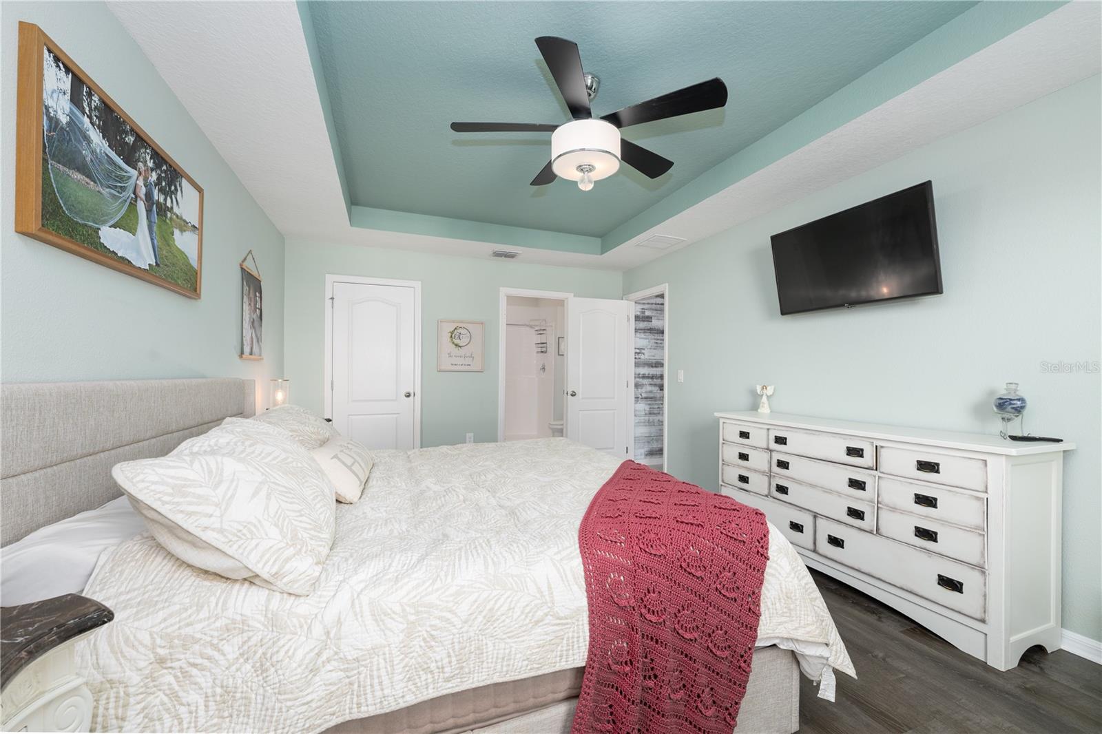 KNIGHT LAKE ESTATES - Residential