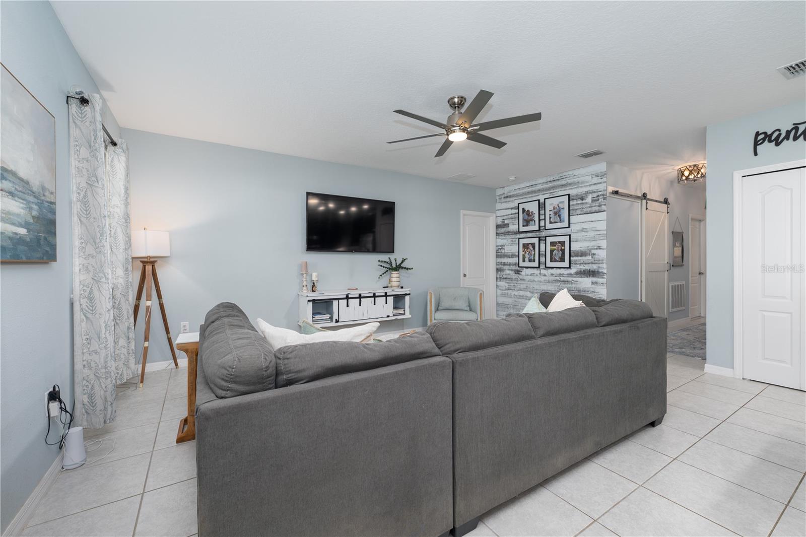 KNIGHT LAKE ESTATES - Residential