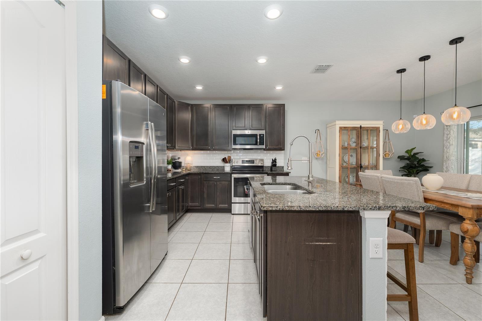 KNIGHT LAKE ESTATES - Residential