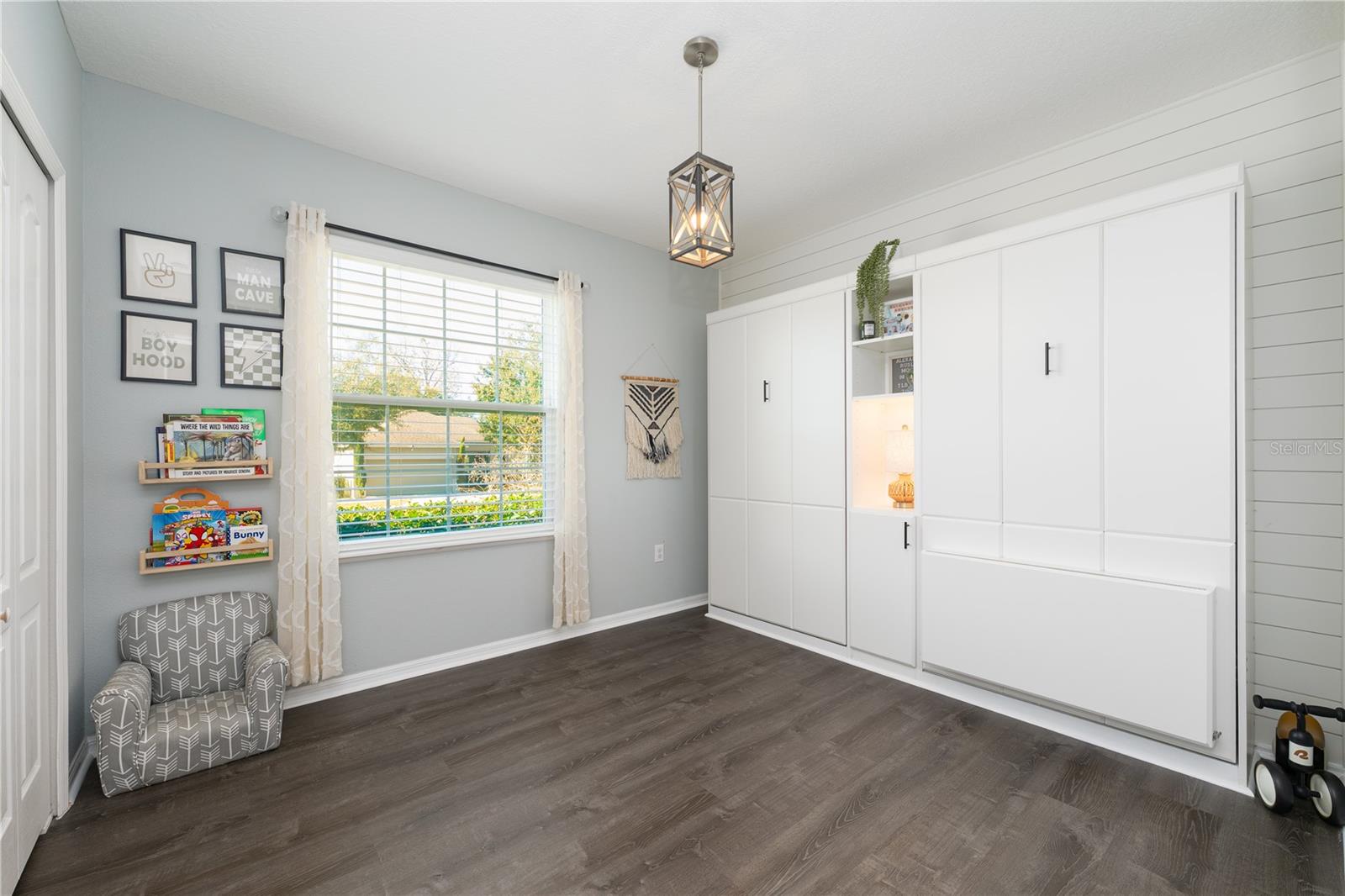 KNIGHT LAKE ESTATES - Residential