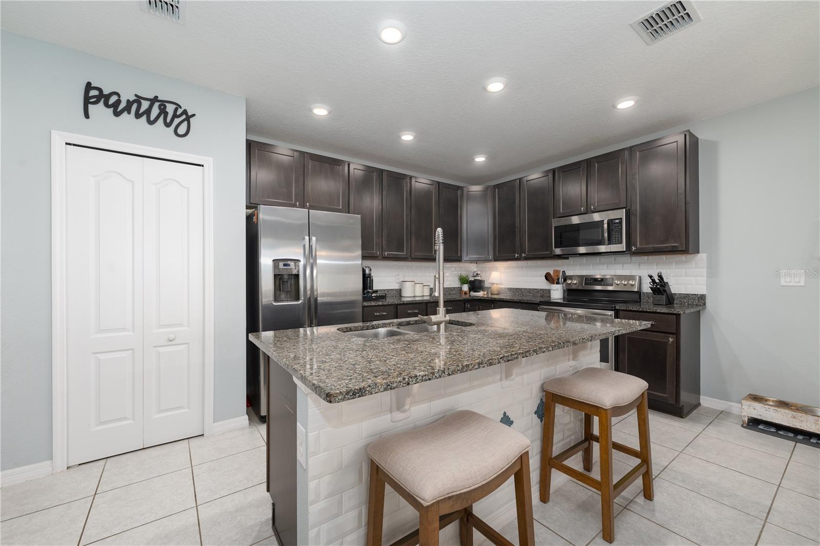 KNIGHT LAKE ESTATES - Residential