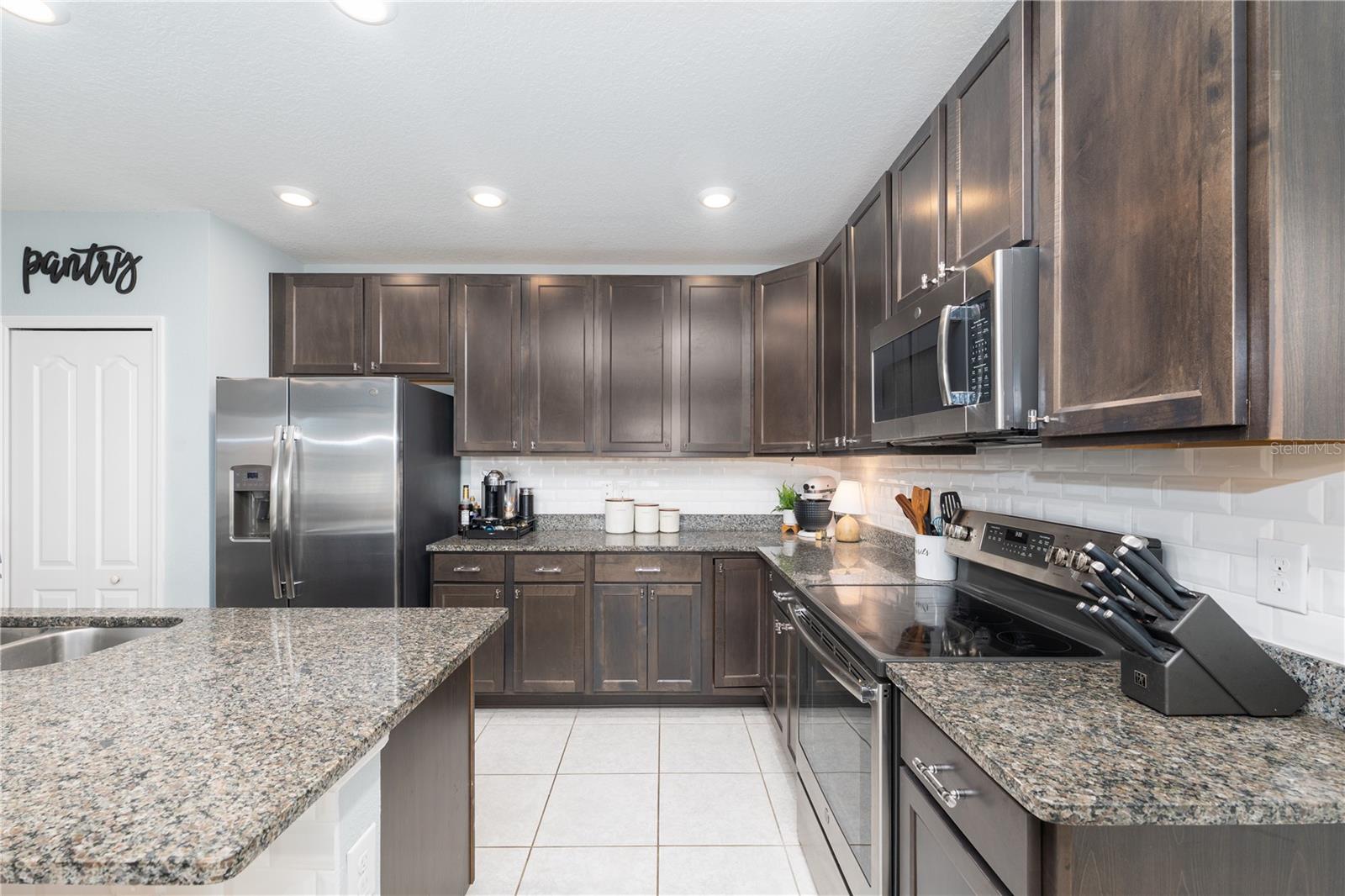 KNIGHT LAKE ESTATES - Residential