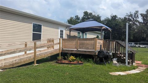 A home in LAKELAND