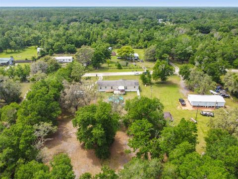 A home in LAKELAND