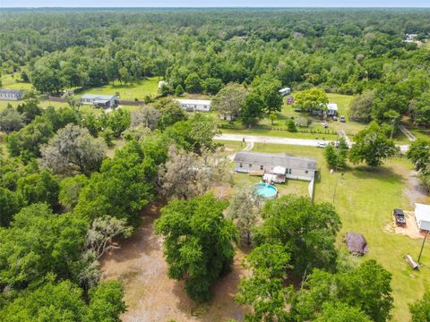 A home in LAKELAND