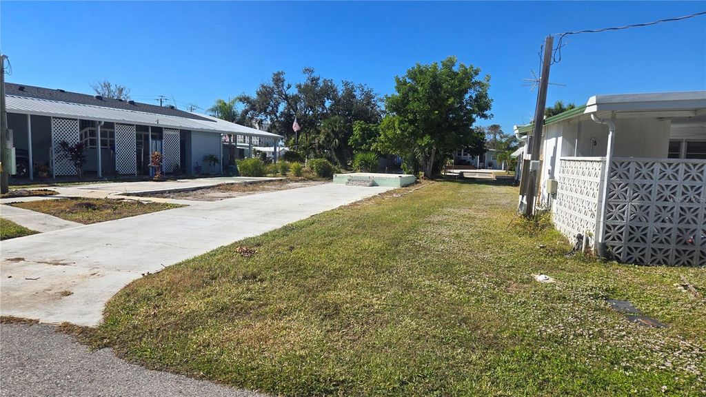 Photo of 43 Hatchett Creek Road, Venice, FL 34285 (MLS # A4671751)