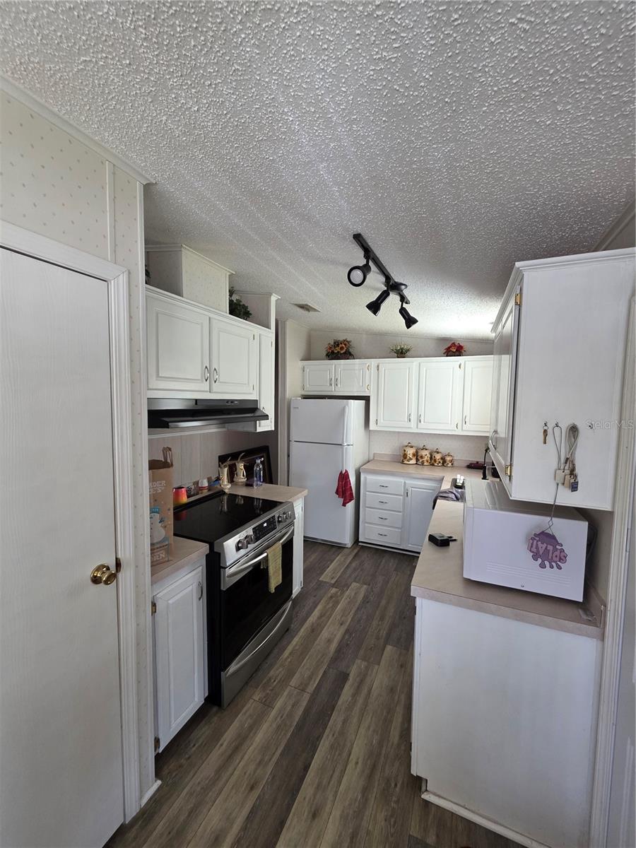 GULL-AIRE VILLAGE - Residential