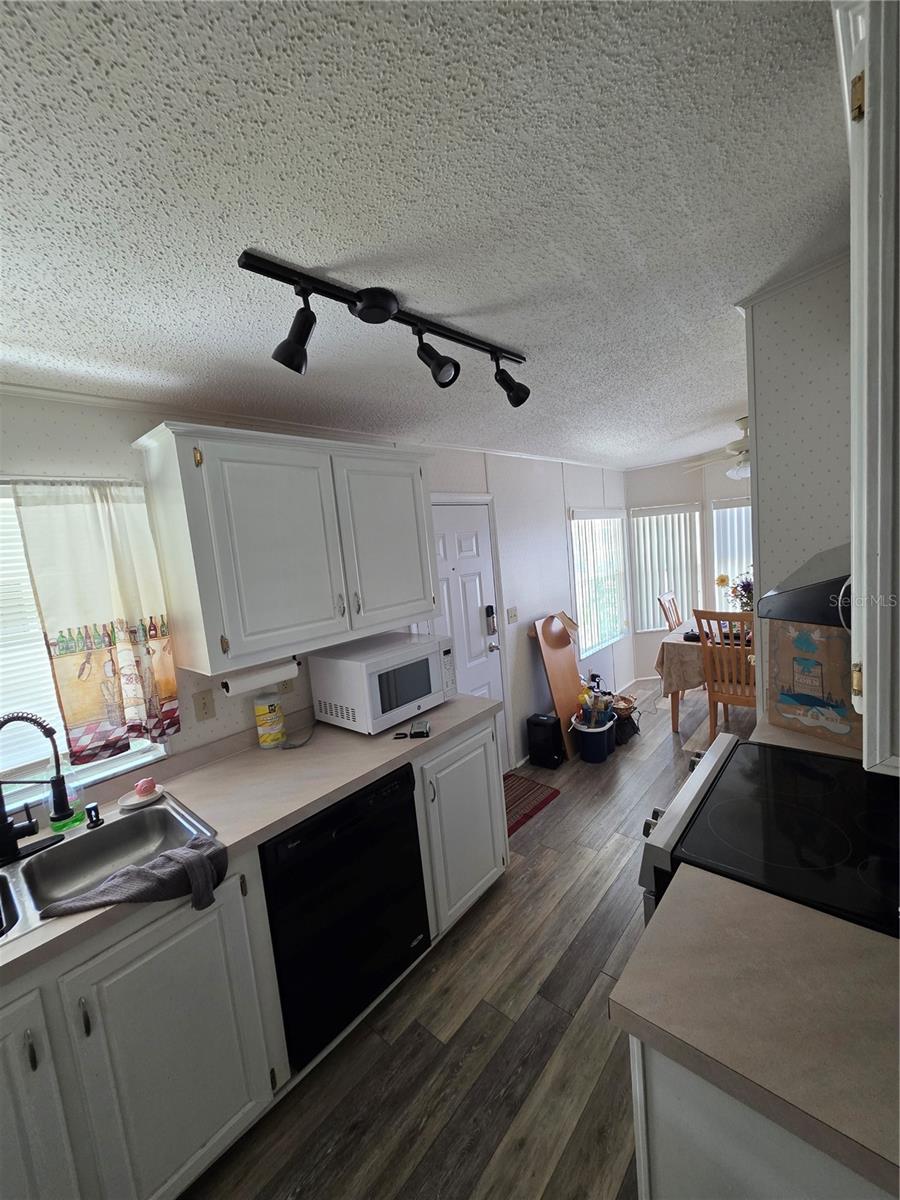 GULL-AIRE VILLAGE - Residential