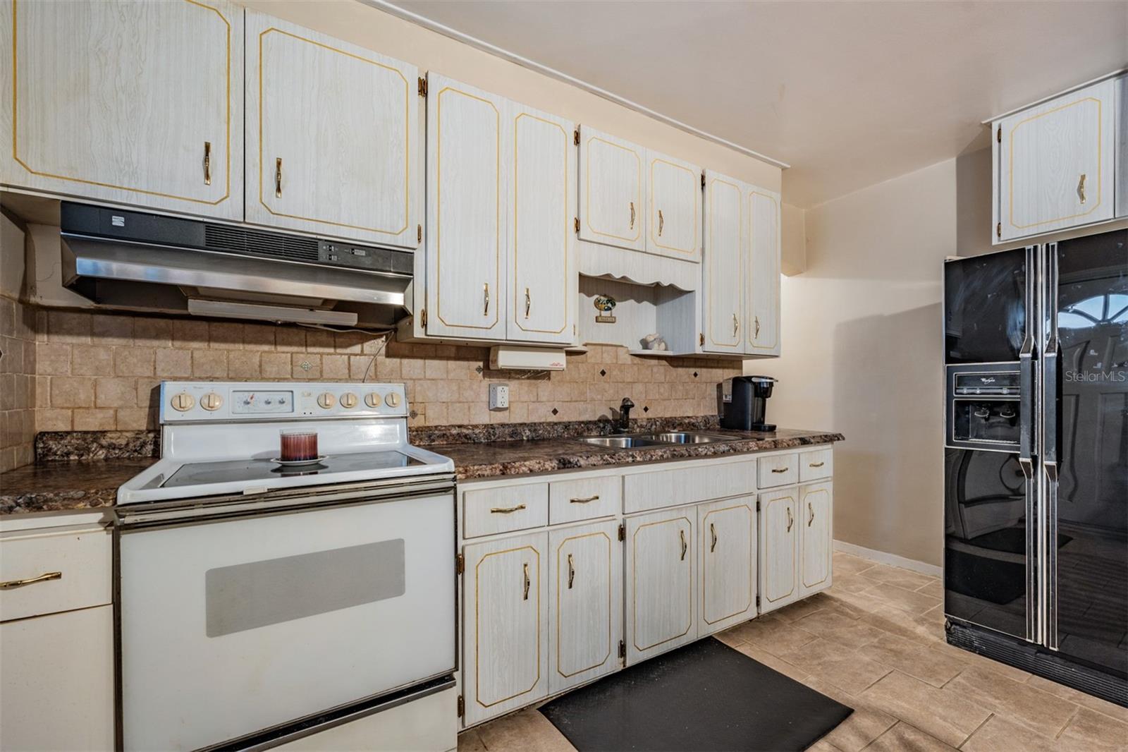 SIRMONS ADD TO LAKE PASADENA - Residential