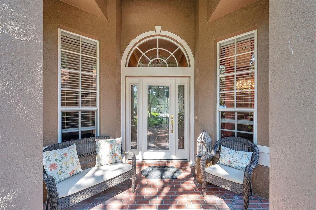 Photo of 5704 Eaglemount Circle, Lithia, FL 33547 (MLS # TB8390699)