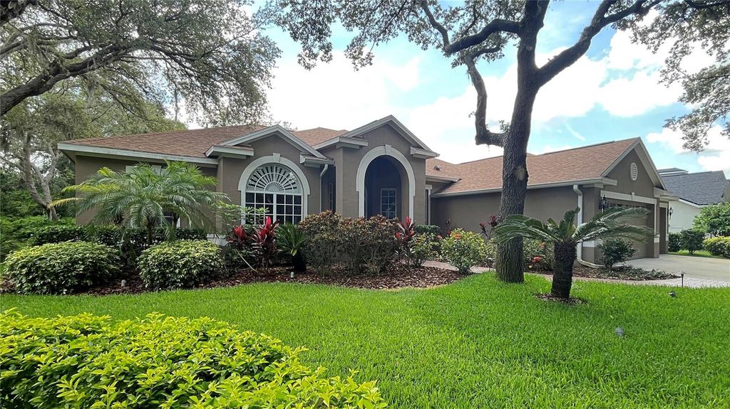 Photo of 5704 Eaglemount Circle, Lithia, FL 33547 (MLS # TB8390699)