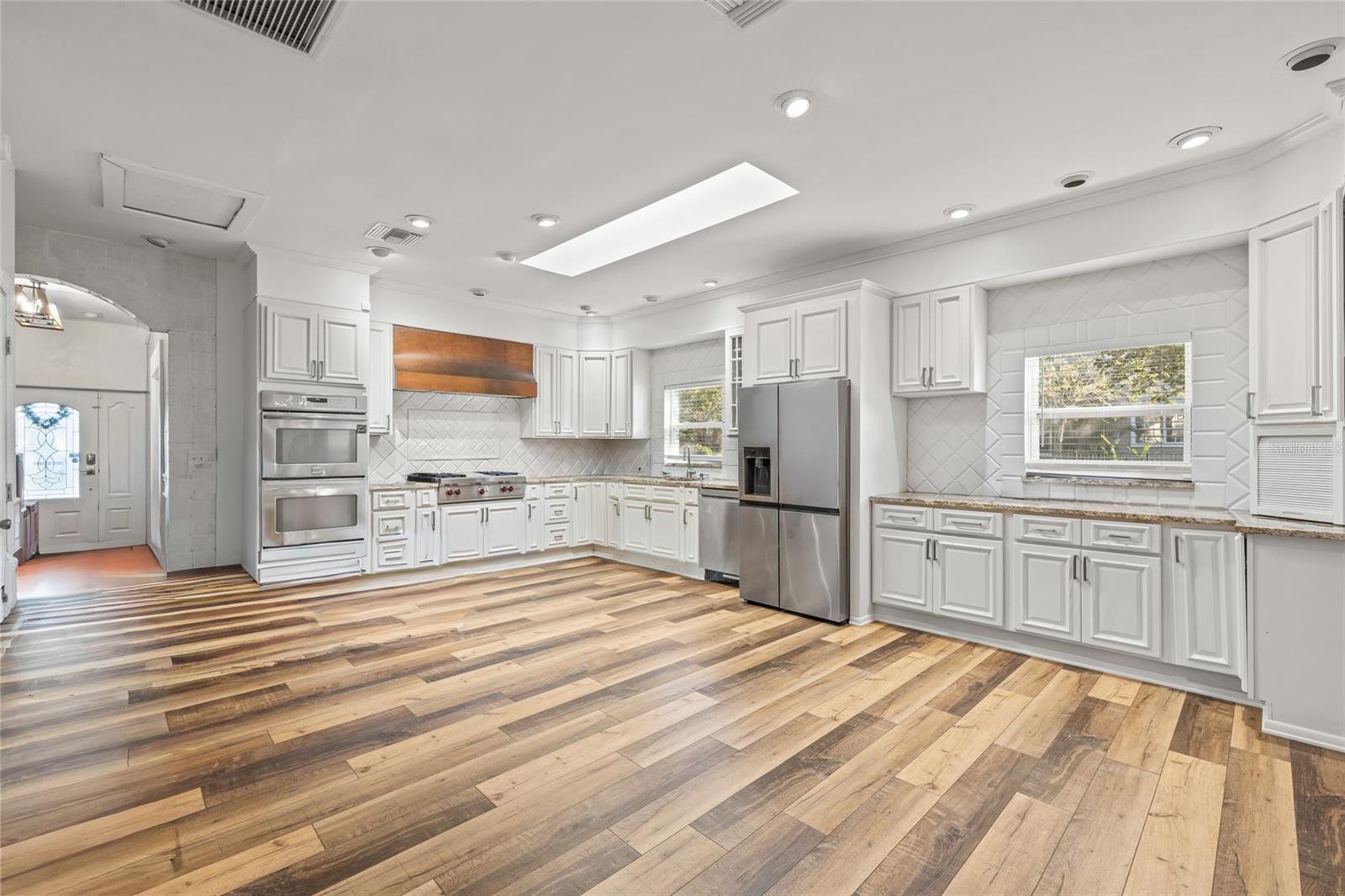 MARYLAND MANOR 2ND UNIT - Residential Lease