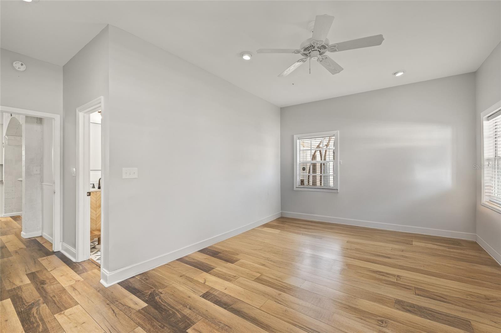 MARYLAND MANOR 2ND UNIT - Residential Lease