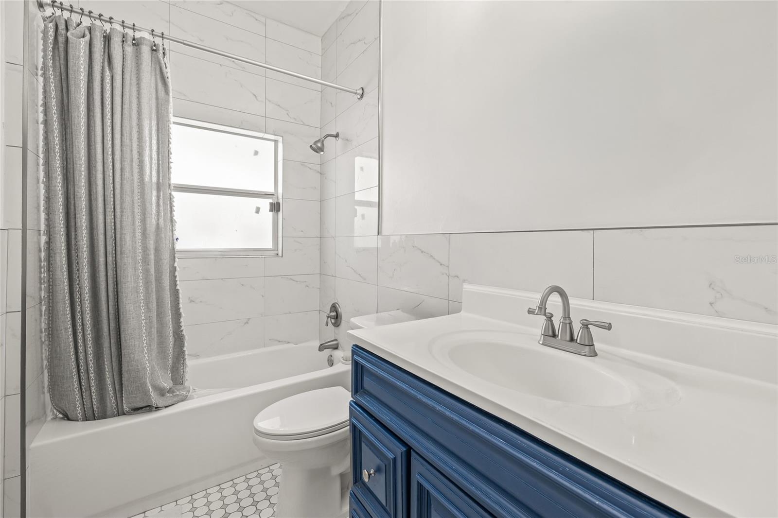 MARYLAND MANOR 2ND UNIT - Residential Lease