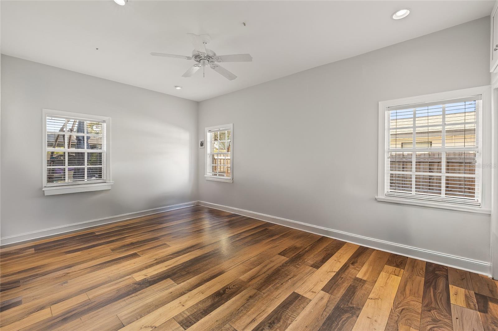 MARYLAND MANOR 2ND UNIT - Residential Lease