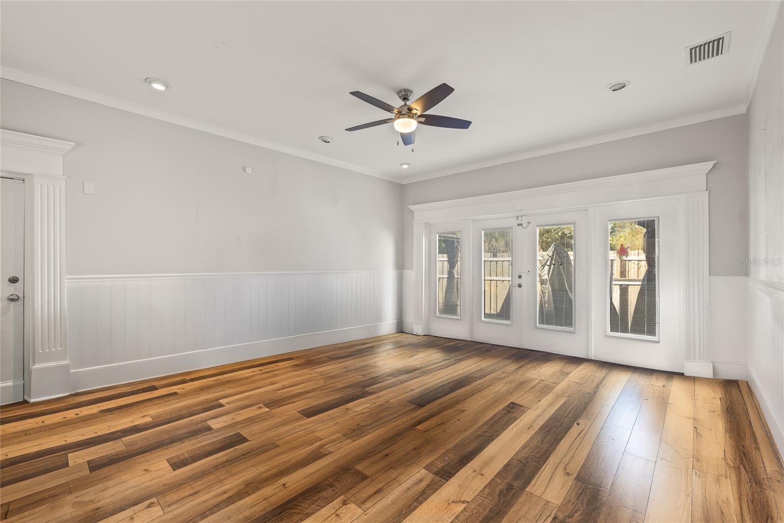 MARYLAND MANOR 2ND UNIT - Residential Lease