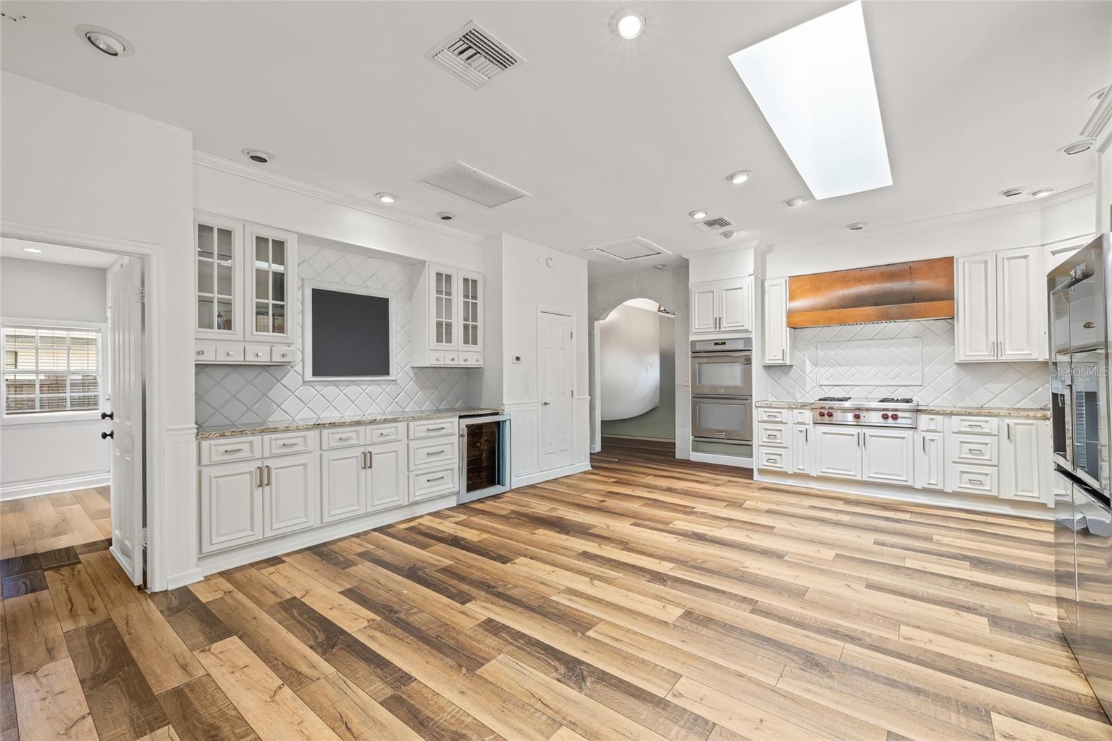 MARYLAND MANOR 2ND UNIT - Residential Lease